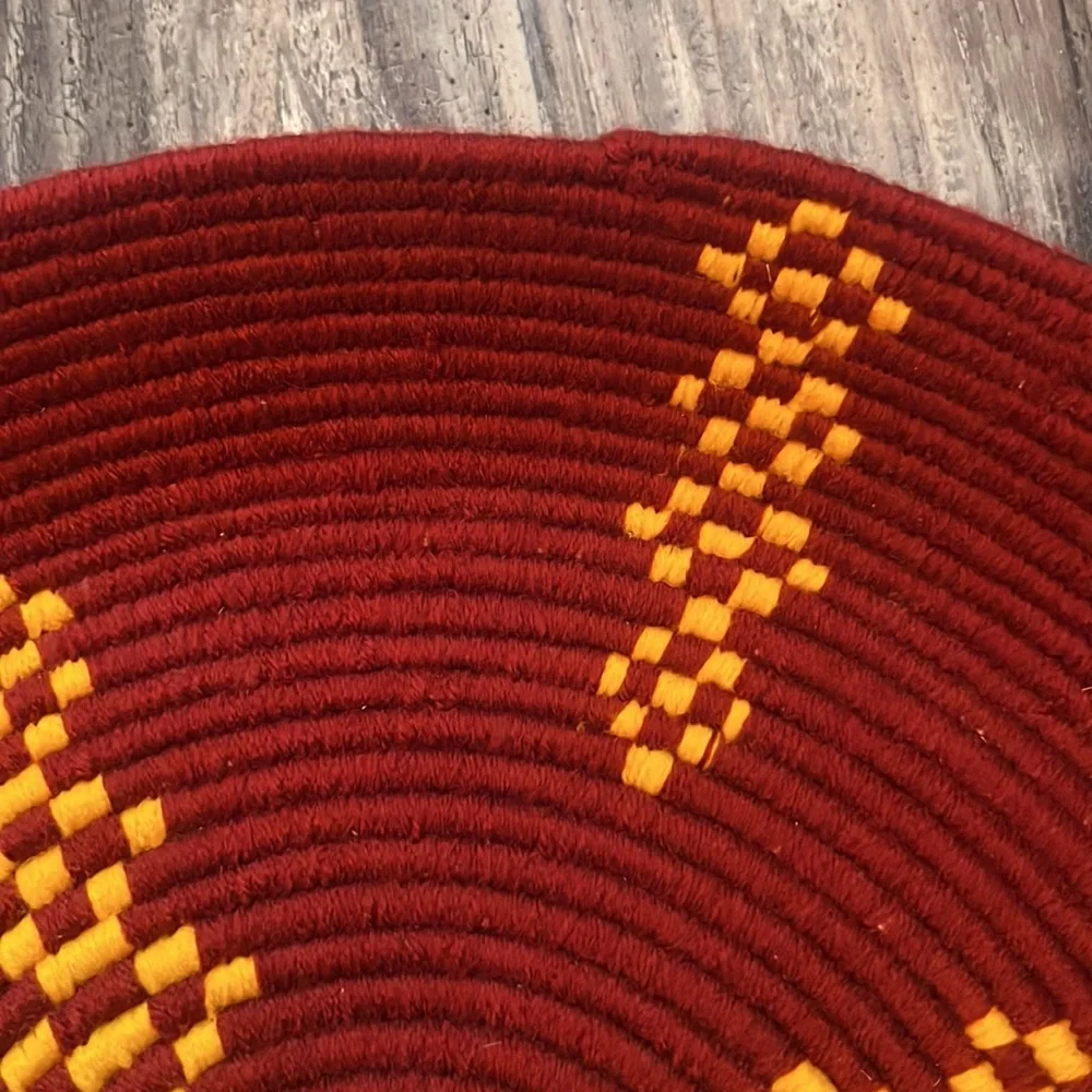 Artisan hand woven large colorful flat red/maroon and yellow basket - Picture 5 of 11